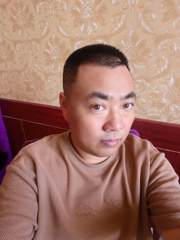 擦亮眼睛向前看的第二张照片--龙岩相亲服务中心