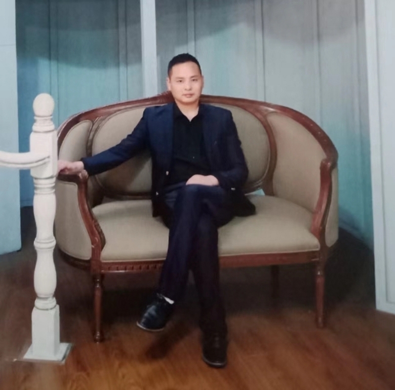 龙行天下的第二张照片--龙岩相亲服务中心