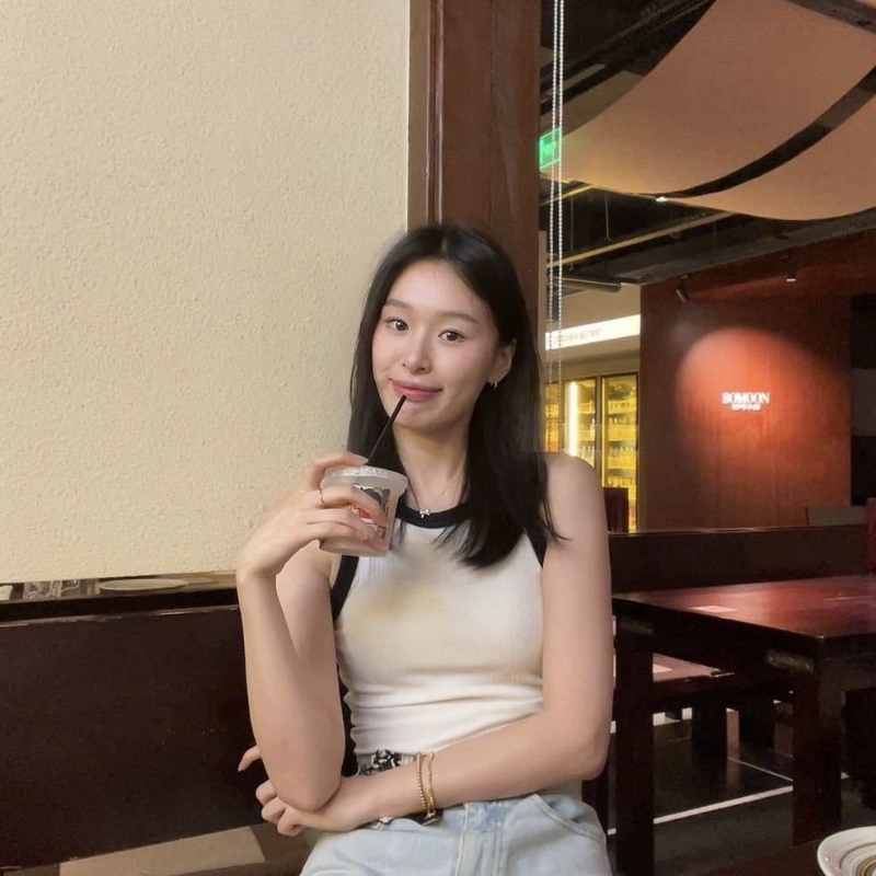 羽毛的第一张照片--龙岩相亲服务中心