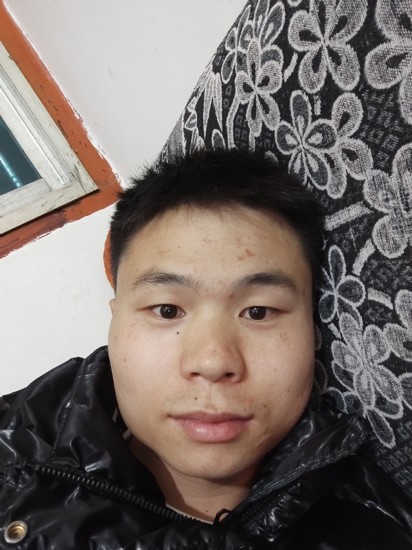 麒麟区幼儿园扛把子的第三张照片--龙岩相亲服务中心