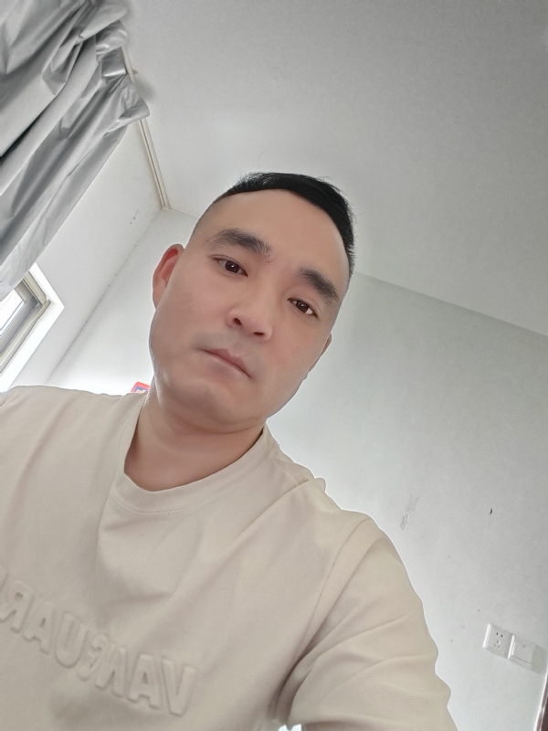 小锋的第一张照片--龙岩相亲服务中心