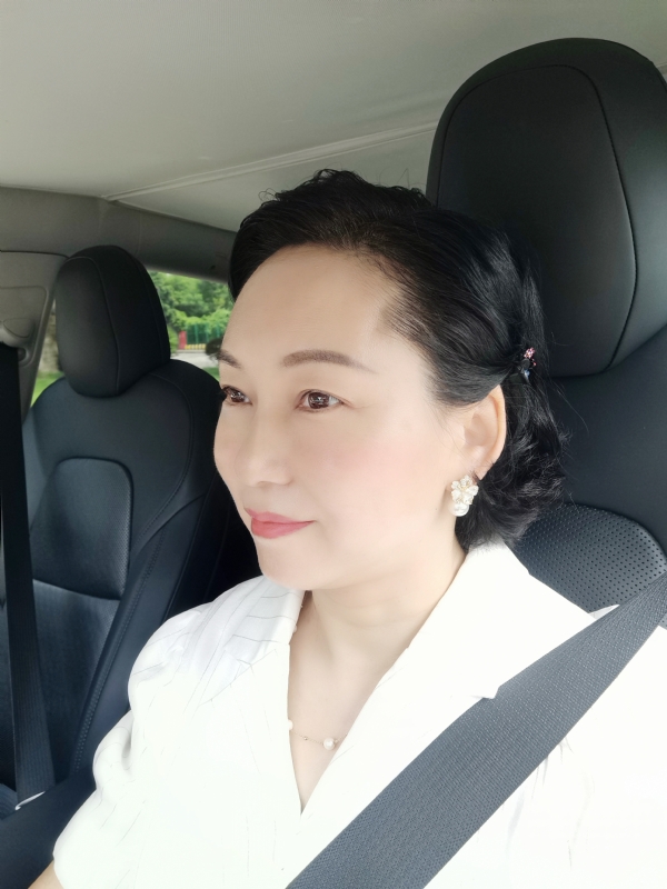 艳阳天的第一张照片--龙岩相亲服务中心