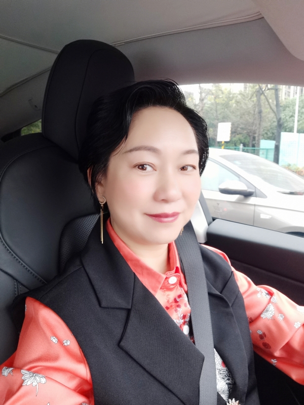 艳阳天的第二张照片--龙岩相亲服务中心