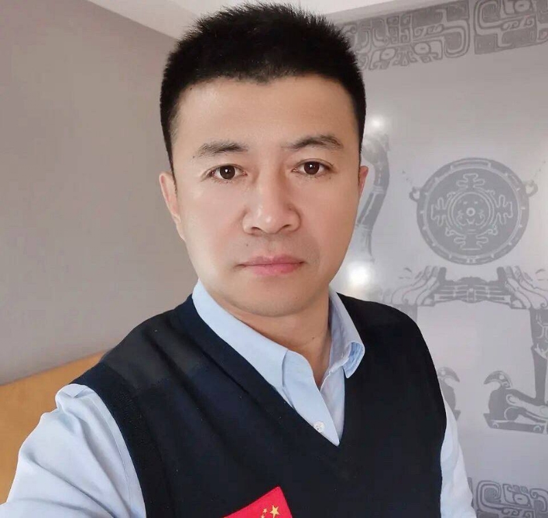 生在红旗下的第一张照片--龙岩相亲服务中心