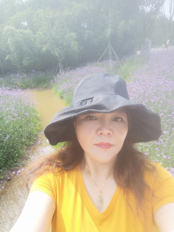 宛霞的第三张照片--龙岩相亲服务中心