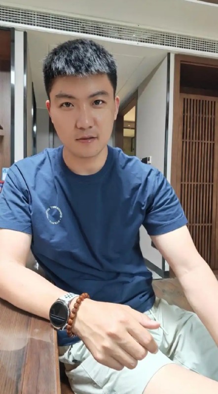 大鹏展翅的第一张照片--龙岩相亲服务中心