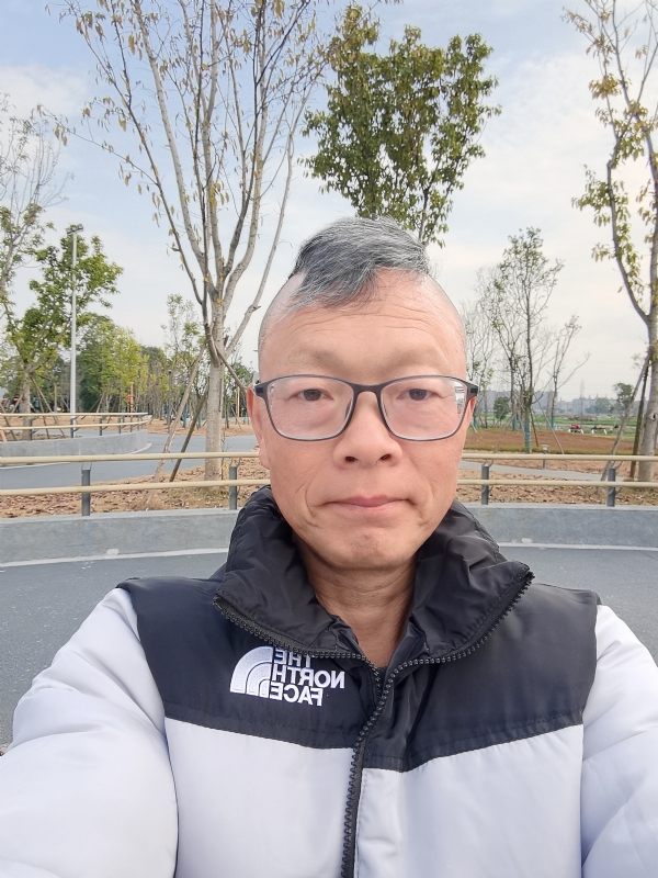 做喜欢的事的第一张照片--龙岩相亲服务中心