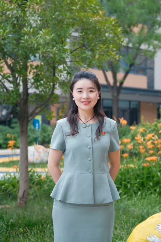 弯弯的第一张照片--龙岩相亲服务中心