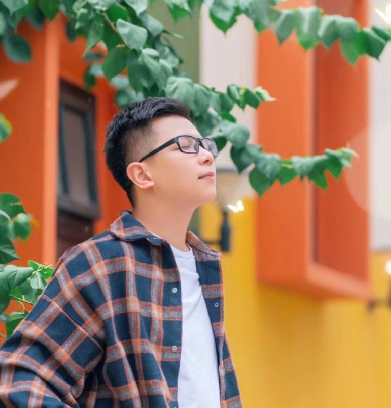 版本之子的第一张照片--龙岩相亲服务中心