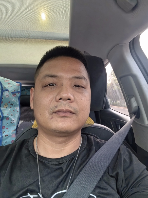 卖电池的大叔的第一张照片--龙岩相亲服务中心